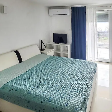 Appartamento Lovely In With Wifi